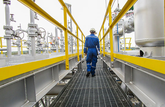 Utilization of advanced process control can aid in minimizing the disturbances of steam demand changes. 